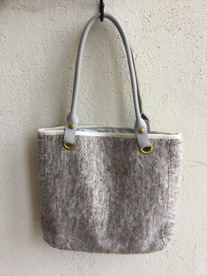 新着 Bon vieux Temps(ボンヴュータン) ゴブラン風ジャガードバッグ