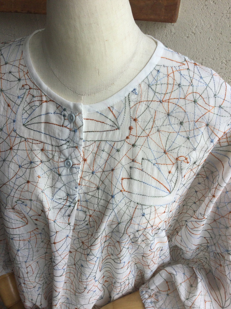 marble SUD(マーブルシュッド) EMB swan ストリングブラウス