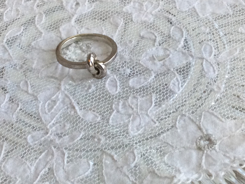 AURORE HEVENNE(オーロラ ハヴェン）Knot ring